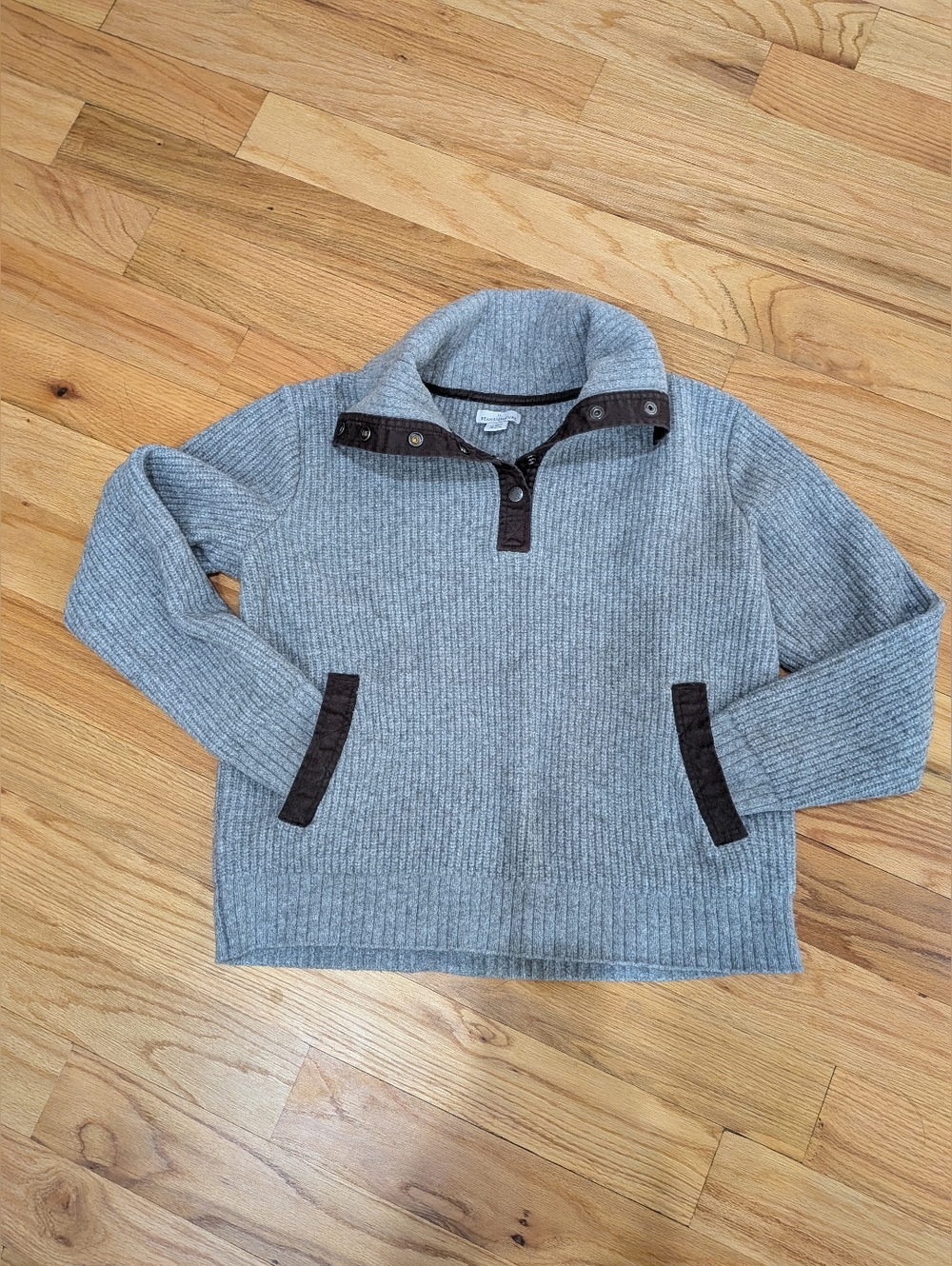 L.L. Bean Signature Gray Ribbed Pullover with Snap Collar. Size Medium.